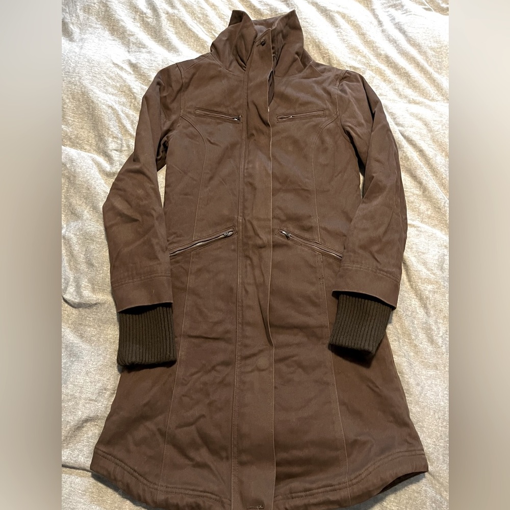 Split jacket. Size small. Brown.